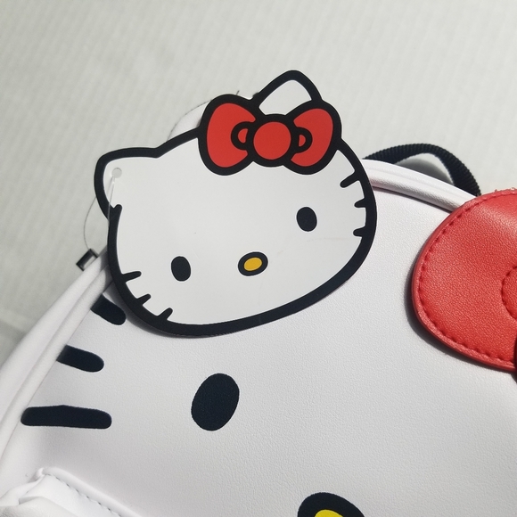 NWT HELLO KITTY WHITE WITH RED PURSE BACKPACK - Picture 3 of 16